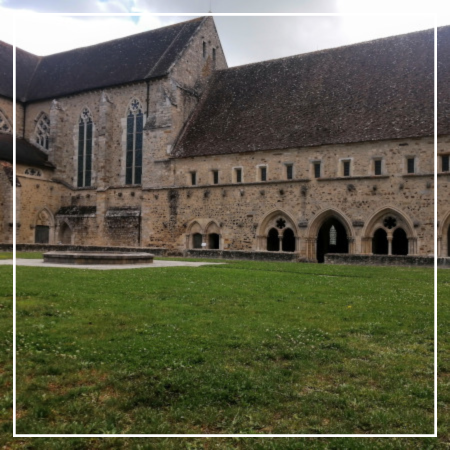 Découvrez l’abbaye de l’Épau au Mans : un joyau médiéval en plein cœur de la nature