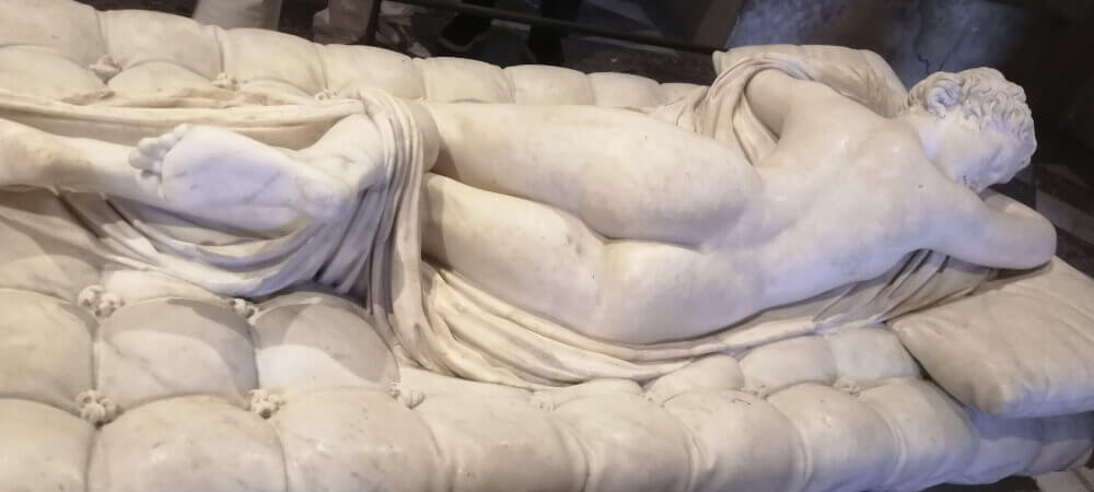 musée louvre enfant famille hermaphrodite endormi